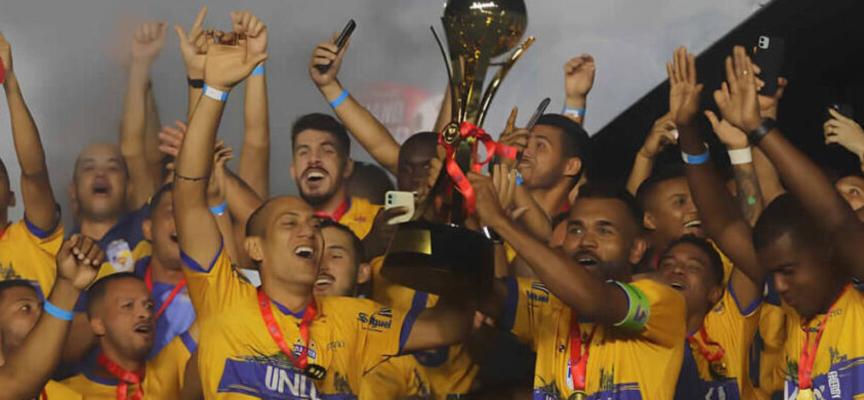 Parabéns, Tigrão! Empate no Mário Pessoa dá terceiro título da Série B ao Colo-Colo