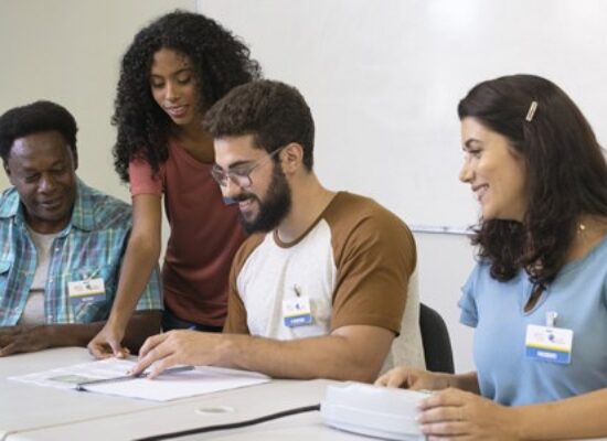 Você sabe se foi convocado para atuar como mesária ou mesário nas Eleições 2024? Veja como consultar