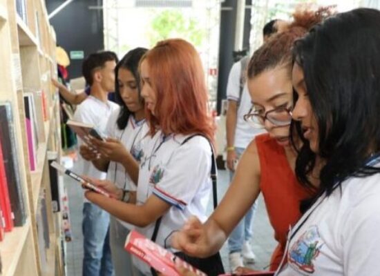 Governo distribui material didático para municípios e reforça política de alfabetização