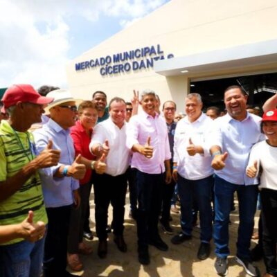 Em Cícero Dantas, Governo do Estado inaugura obras e sanciona Lei Estadual da Agroecologia