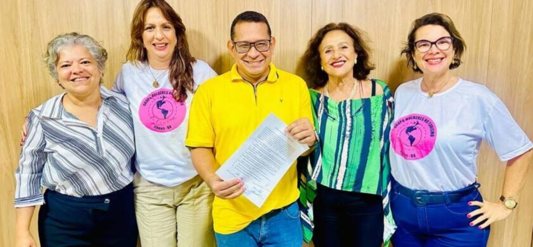 _Bento Lima discute turismo em Ilhéus com lideranças femininas do setor_