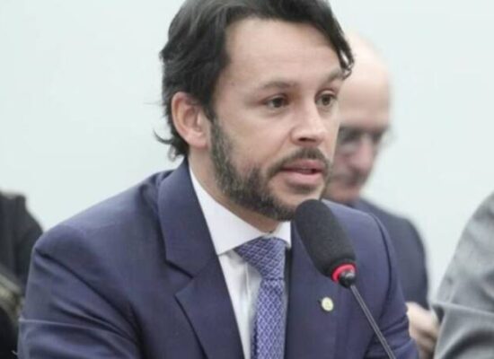 Presidente da CFT, Mário Júnior pauta e aprova piso nacional dos fisioterapeutas e terapeutas ocupacionais