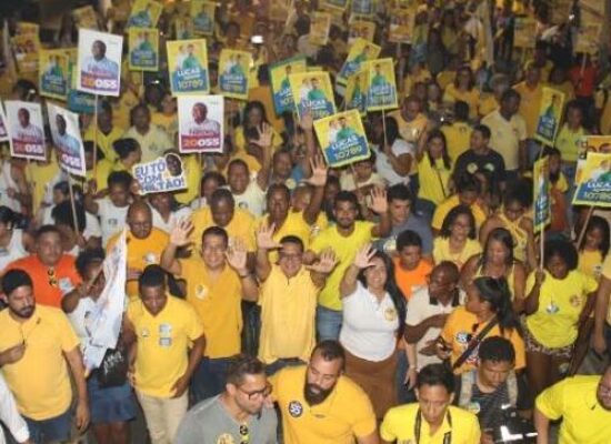 Bento Lima mobiliza moradores da Barra durante caminhada