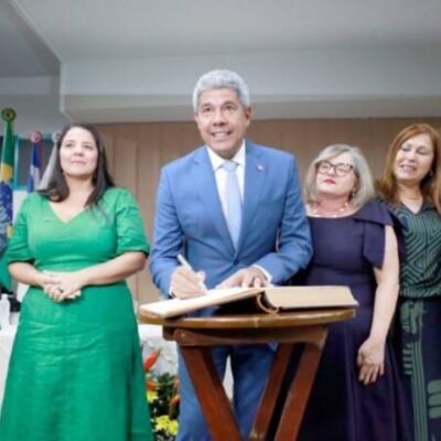 Jerônimo participa da posse da nova vice-reitora da Uefs e entrega Pavilhão de Aulas 1