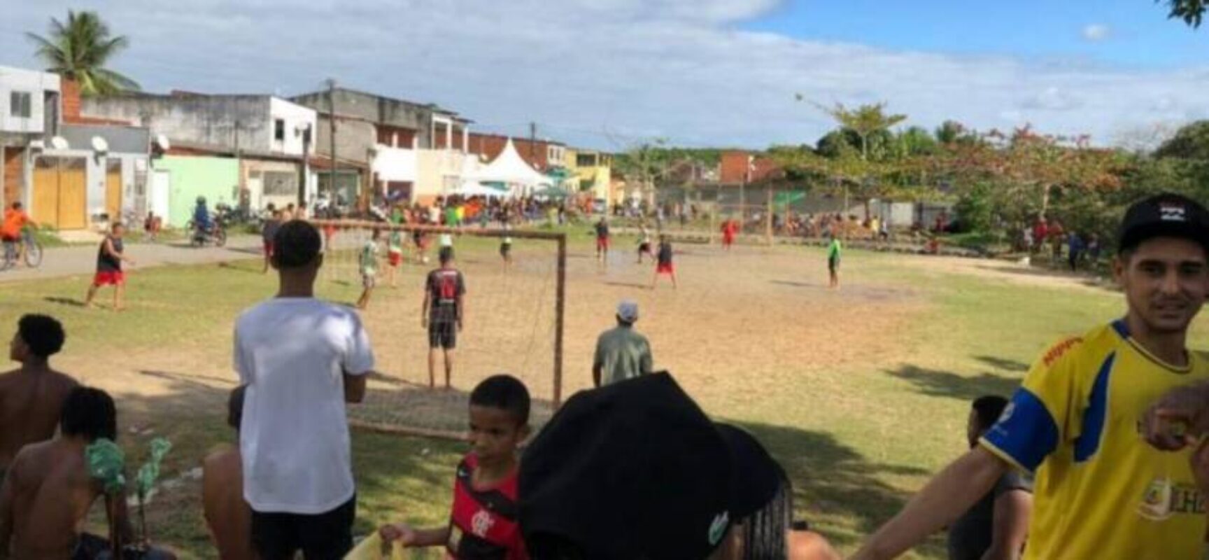 Vereador EDERJÚNIOR propõe construir campo socyete de grama sintética também no Bairro Teotônio Vilela
