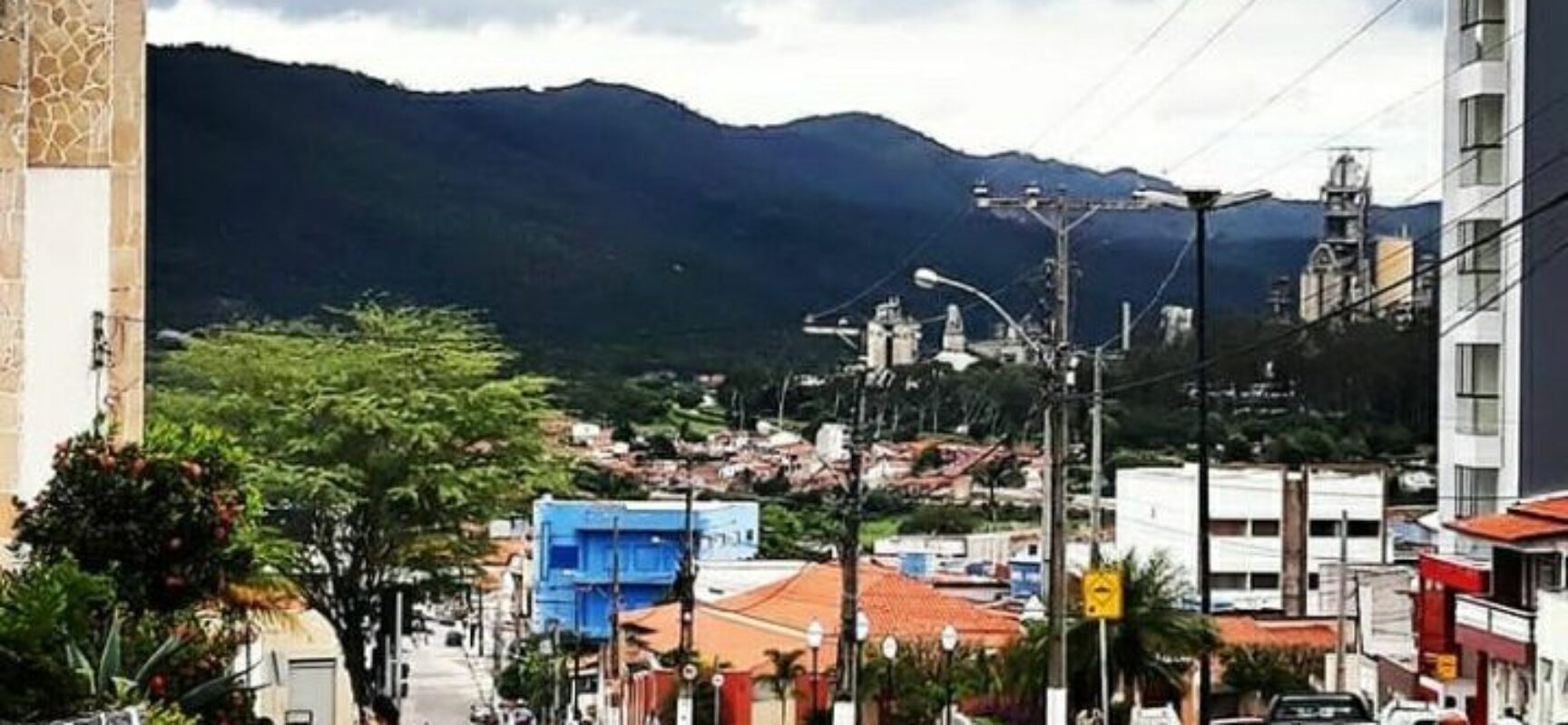 Onda de denúncias transforma disputa por cidade do interior em guerra campal