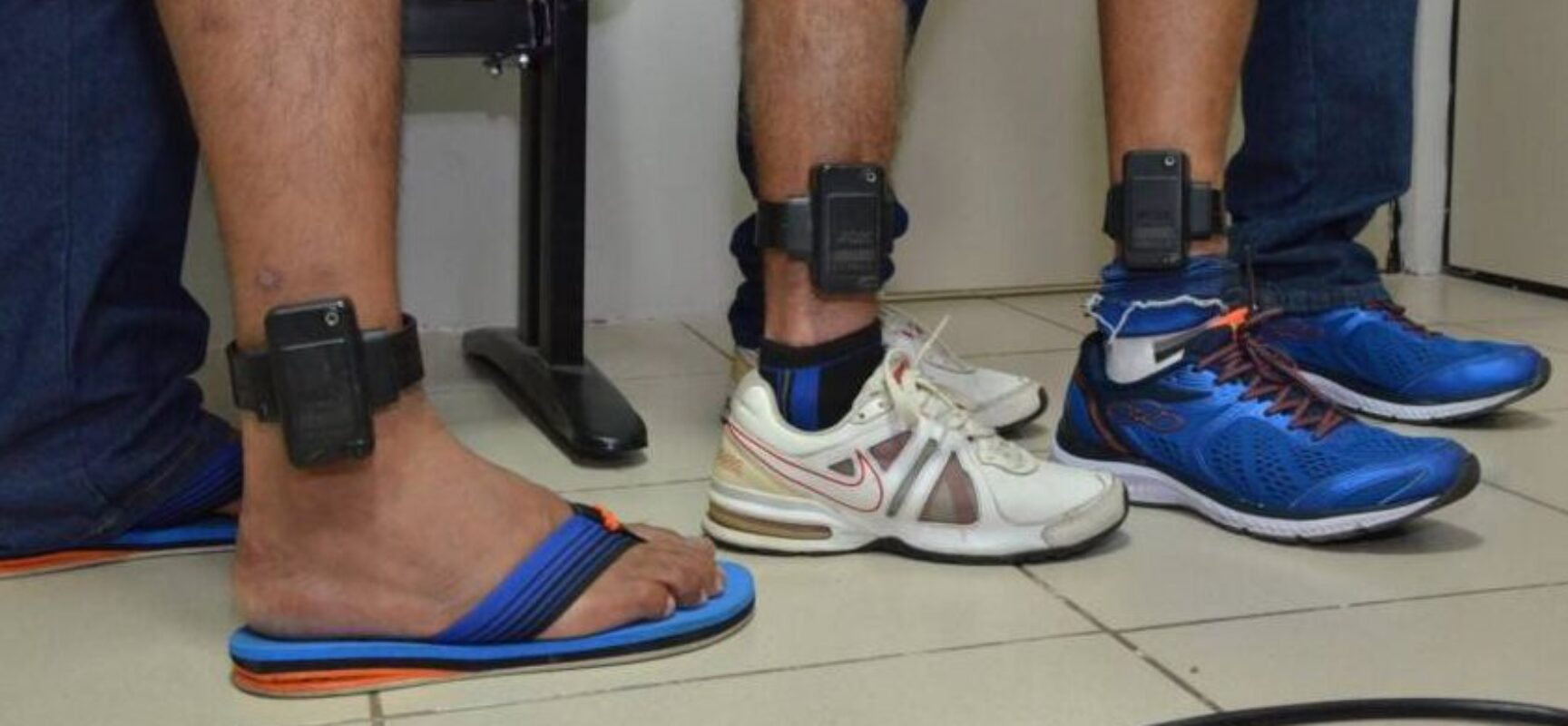 Projeto cobra do condenado o pagamento de custos com tornozeleira eletrônica