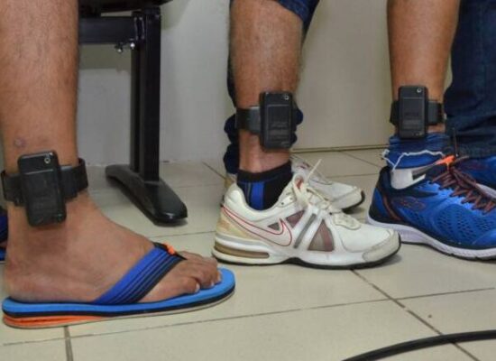 Projeto cobra do condenado o pagamento de custos com tornozeleira eletrônica