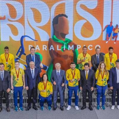 Presidente Lula recebe atletas paralímpicos no Palácio do Planalto
