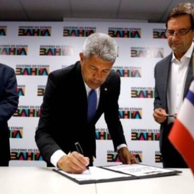 Estado assina protocolo de intenções para voos diretos entre Porto e Salvador