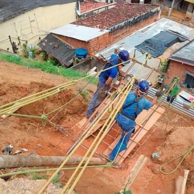 Prefeitura de Ilhéus intensifica obras de contenção de encosta no município, com avanços no Alto da Tapera