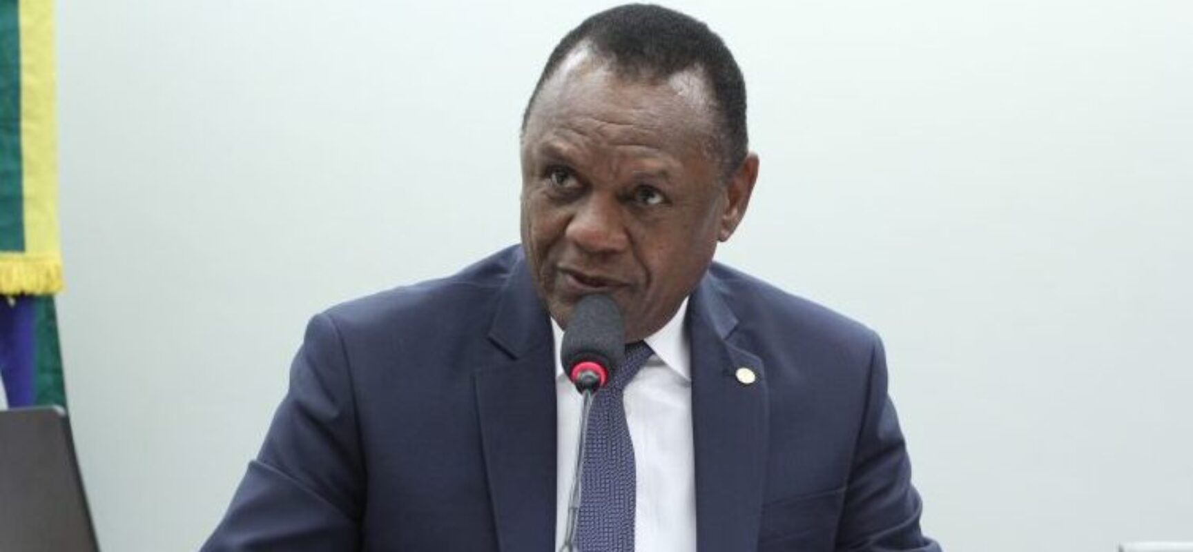 Projeto isenta certidão de casamento da cobrança das taxas de cartório