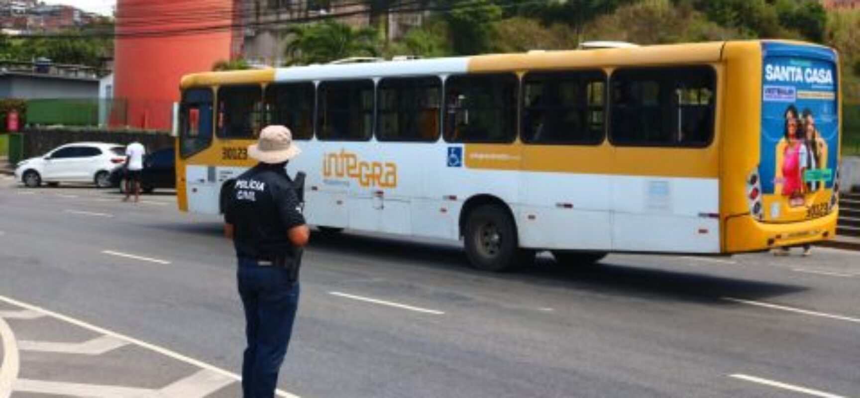 Roubos a ônibus diminuem em 36% na Bahia