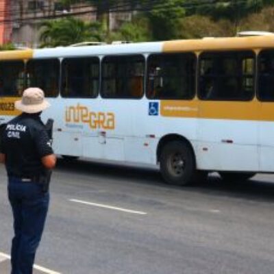 Roubos a ônibus diminuem em 36% na Bahia