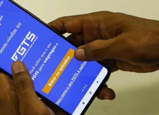 Governo pretende acabar com saque-aniversário e utilizar multa de 40% do FGTS como garantia para crédito consignado