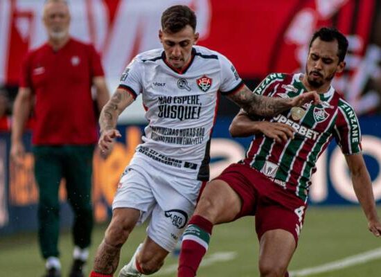 Com gol no final, Vitória bate o Fluminense e segue fora da zona de rebaixamento
