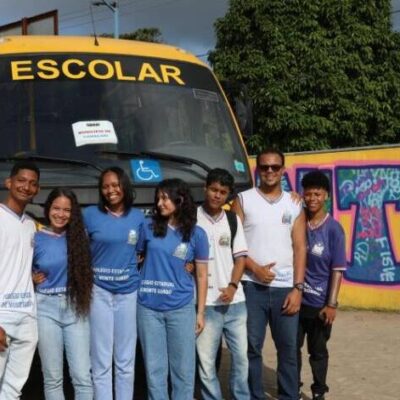 Estado entrega novos ônibus escolares em Monte Gordo e Arembepe, no município de Camaçari
