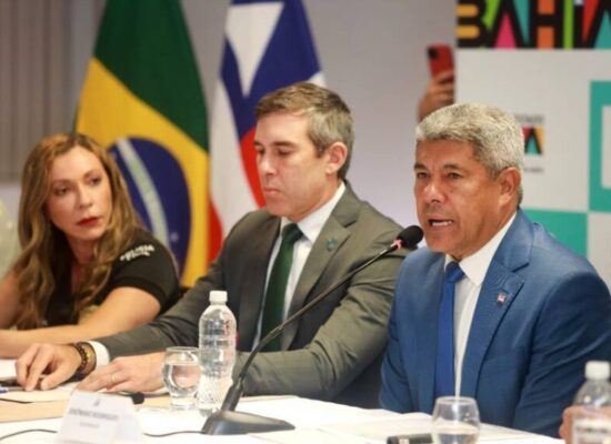 Governador reúne chefes e comandantes das forças de segurança para avaliação e balanço de ações Governador reúne chefes e comandantes das forças de segurança para avaliação e balanço de ações