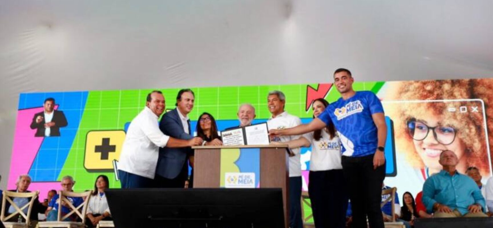 Em evento com 10 mil estudantes, Lula anuncia na Bahia expansão do Programa Pé-de-Meia