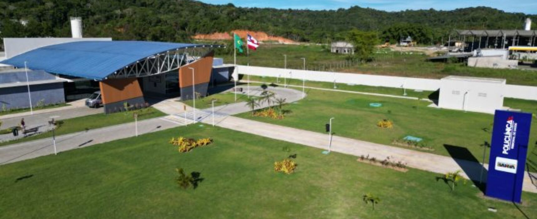 *EDERJÚNIOR reivindica Passarela em frente à Policlínica Regional, bem como instalação de abrigo de ônibus*