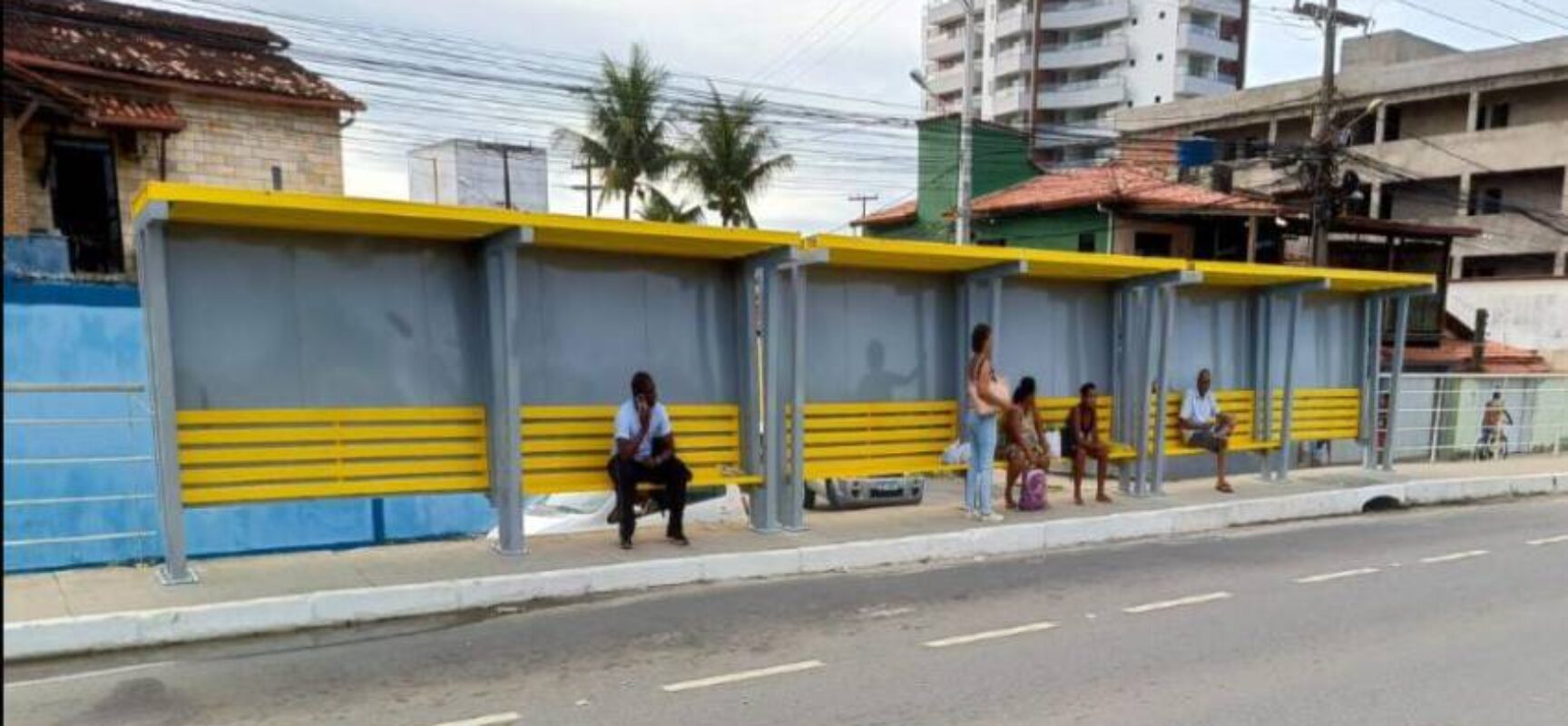 *EDERJÚNIOR apresenta requerimento solicitando implantação de abrigos de ônibus no Bairro da Conquista*