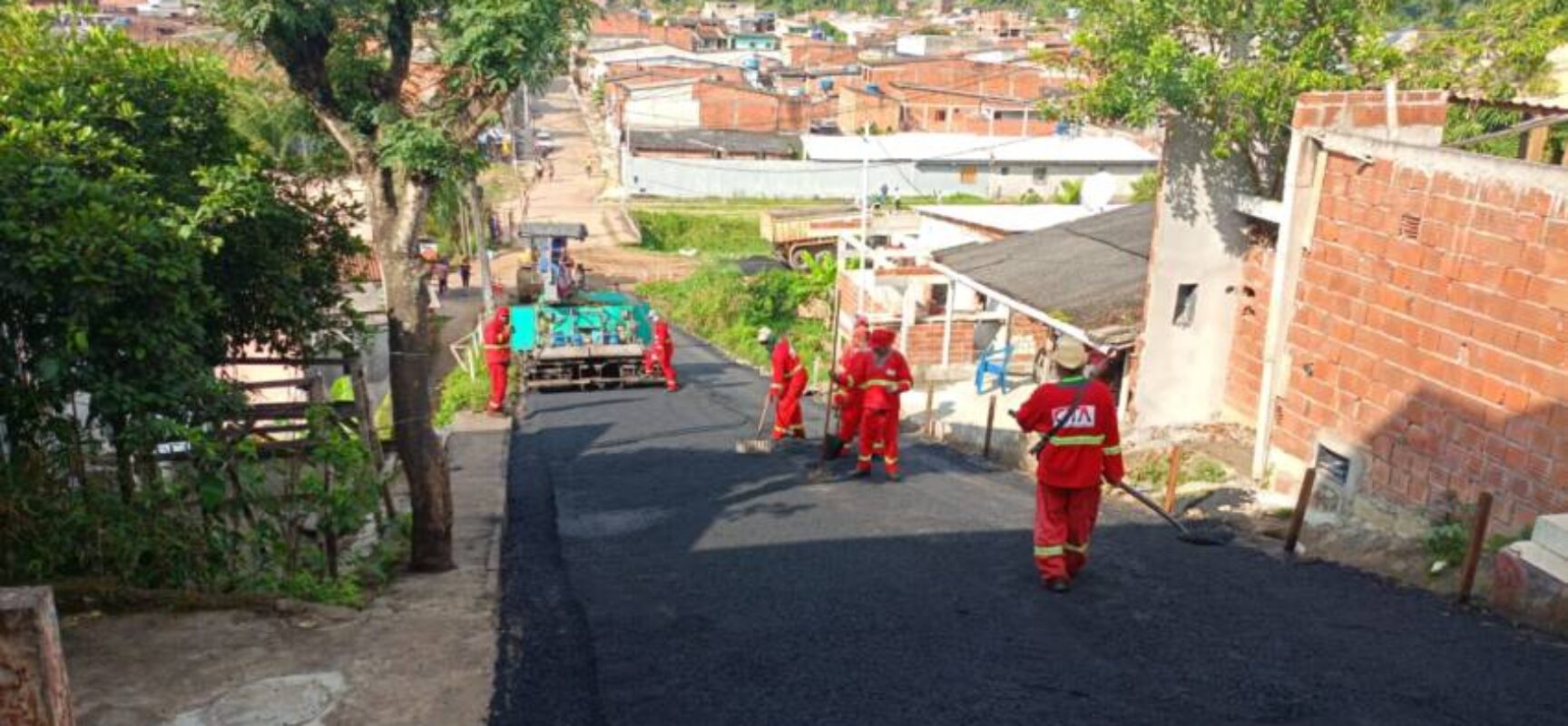 Governo Marão entrega pavimentação da Ladeira do Mambape, demanda aguardada há décadas
