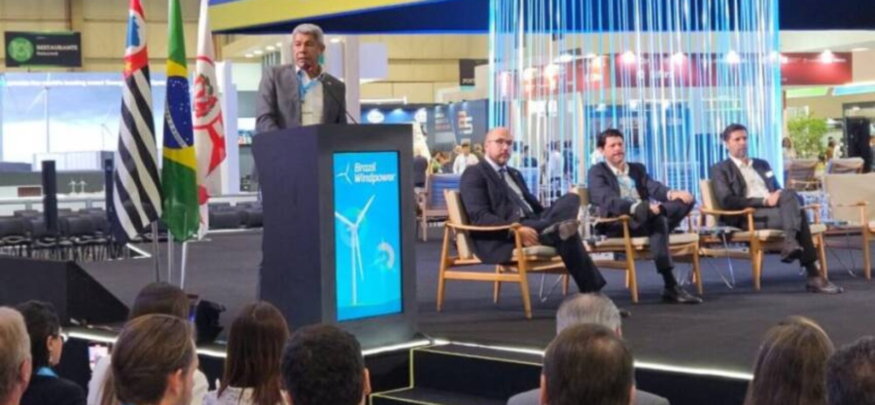 Jerônimo Rodrigues analisa junto à FIEB decreto das tarifas impostas pelos Estados Unidos e anuncia reuniões em Brasília