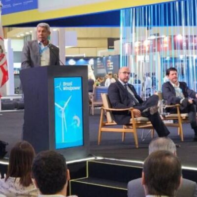 Jerônimo Rodrigues analisa junto à FIEB decreto das tarifas impostas pelos Estados Unidos e anuncia reuniões em Brasília