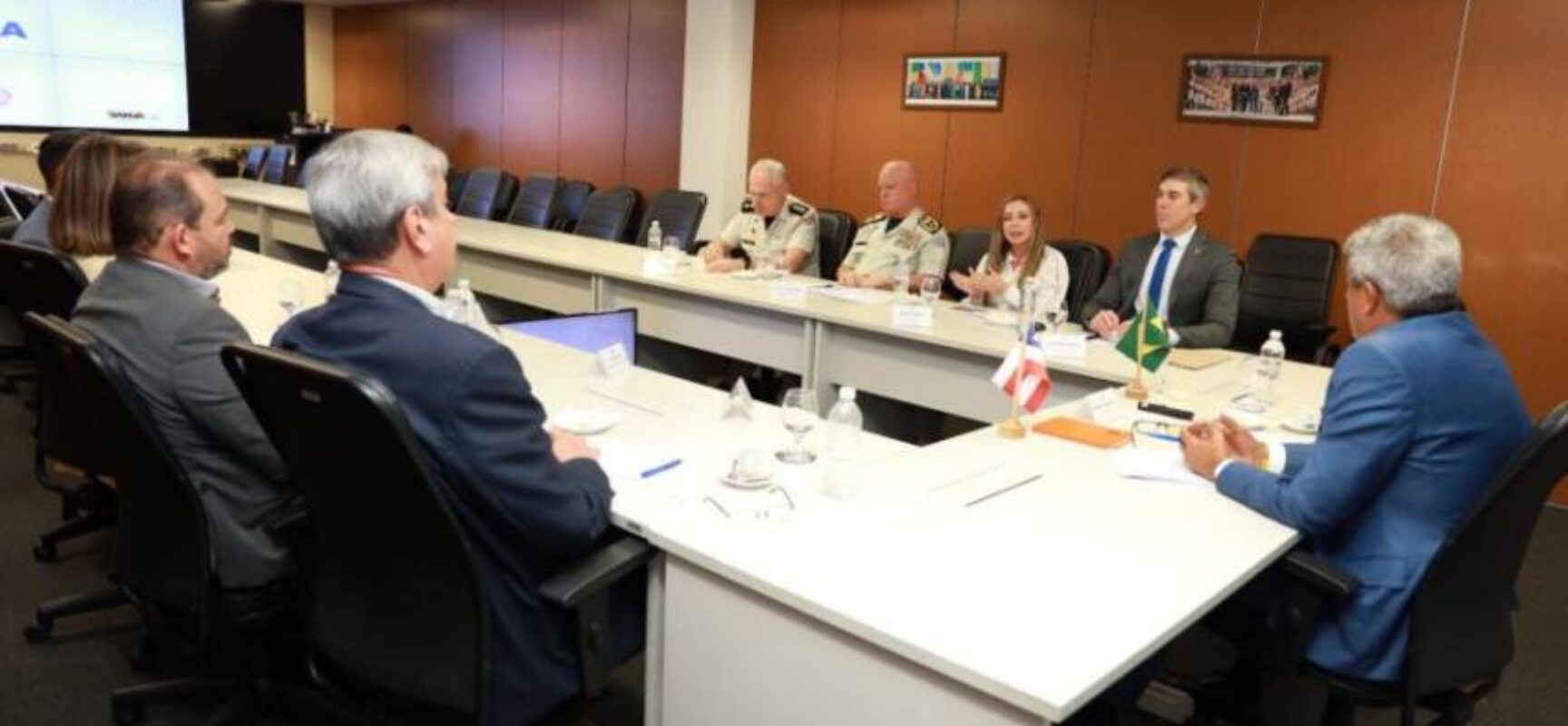 Governador Jerônimo Rodrigues anuncia criação de plano de segurança para Feira de Santana