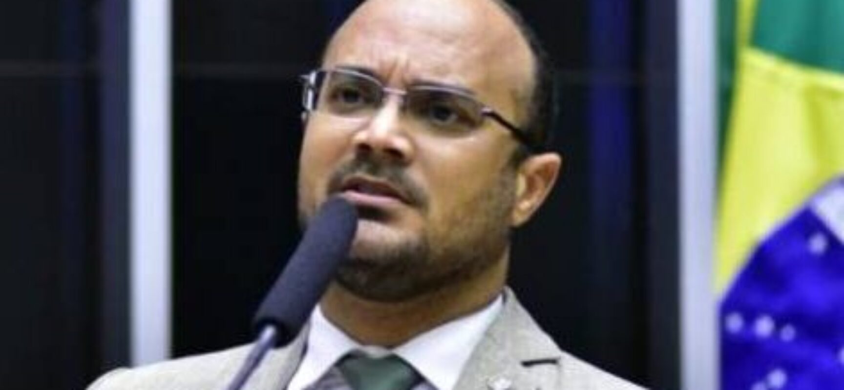 Capitão Alden critica proibição de celulares em sala de aula: ‘forma de ocultar a doutrinação ideológica’