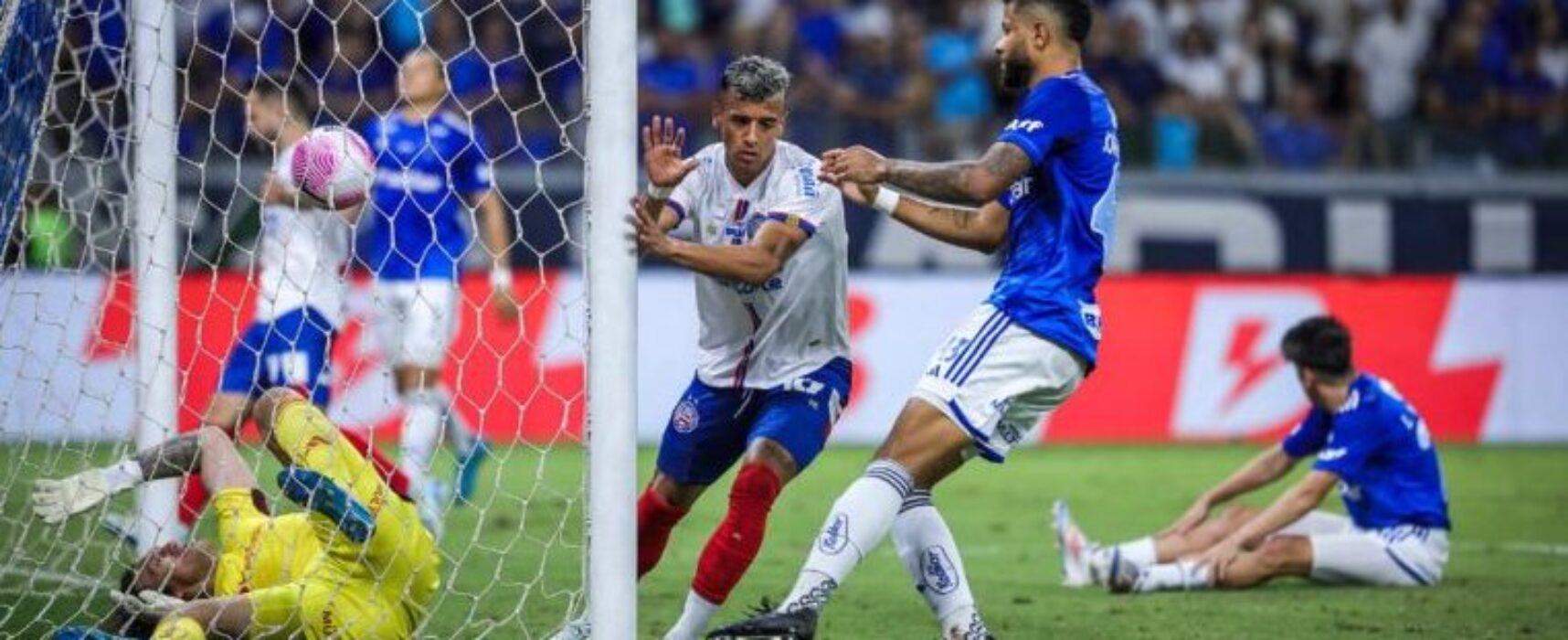 Reservas são decisivos e Bahia empata em 1 a 1 com o Cruzeiro