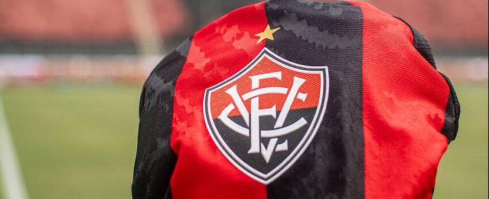 Vitória goleia a Juazeirense e vira líder do seu grupo no Nordestão