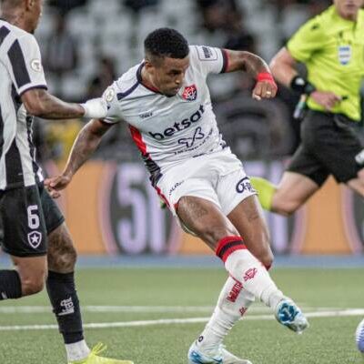 Vitória sai na frente, mas cede o empate ao Botafogo no gol contra de Wagner Leonardo