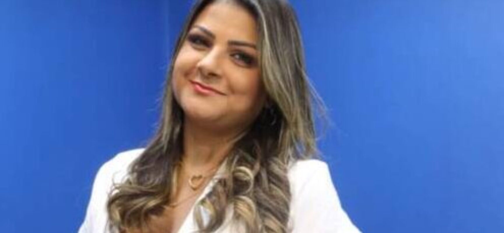 Hoje é dia de celebrar a vida e trajetória da competente Fabíola Gil!