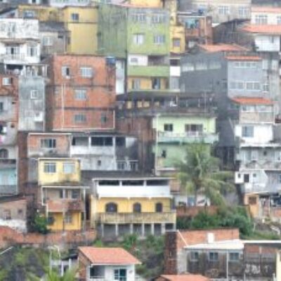 Quase 16,4 milhões de pessoas moram em favelas no Brasil, revela Censo