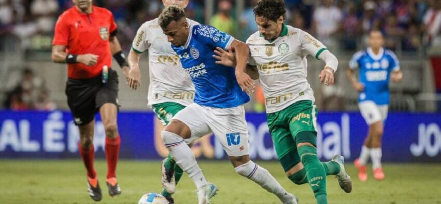 Bahia sai na frente, mas é derrotado de virada pelo Palmeiras e perde chance de voltar ao G-7