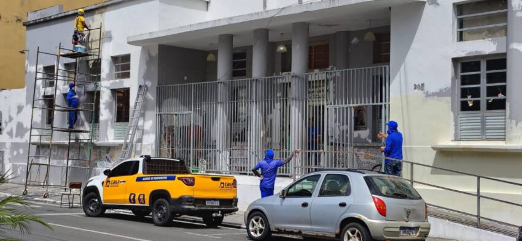 *Prefeitura de Itabuna faz reparos na rede elétrica  e nova pintura na fachada da  creche-escola Lúcia Oliveira*