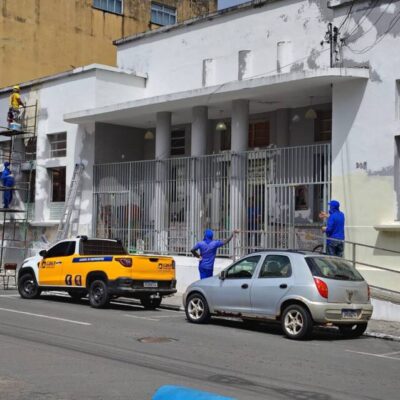 *Prefeitura de Itabuna faz reparos na rede elétrica  e nova pintura na fachada da  creche-escola Lúcia Oliveira*