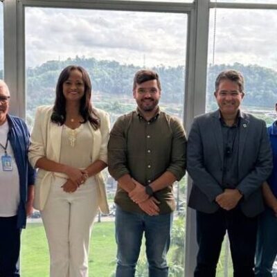 Reitor da UESC recebe prefeito eleito de Ilhéus, Valderico Junior