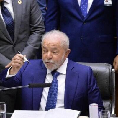 Lula assina MPs de apoio às vítimas das enchentes em Minas Gerais