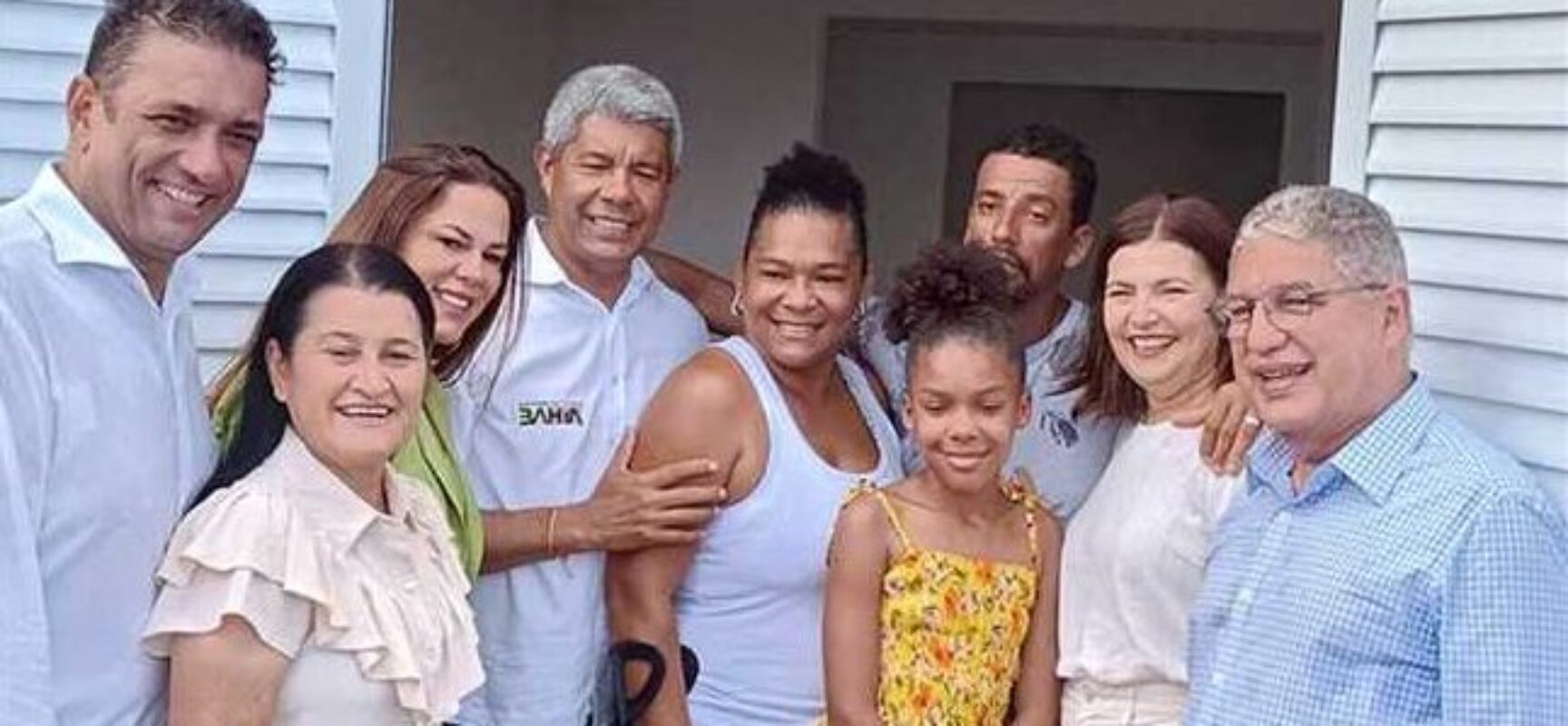 220 famílias, vítimas das chuvas de 21, recebem as chaves de suas casas, no Residencial Salobrinho