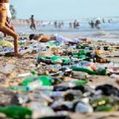 Comissão aprova projeto que exige dos planos municipais punição para quem joga lixo na rua