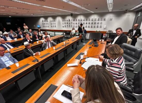 Em Brasília, prefeitos baianos pressionam para aprovar PEC do Refis Previdenciário dos municípios