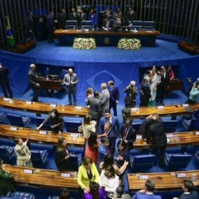 Senado aprova marco regulatório de inteligência artificial; projeto vai à Câmara