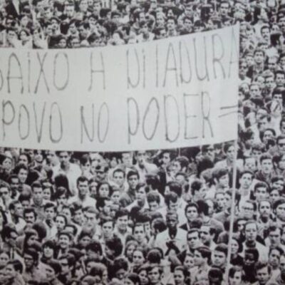 Performance no ato AI-5 Nunca Mais reforça memória contra ditadura