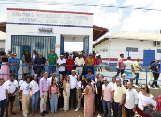 Governo do Estado entrega Colégio de Tempo Integral em Ouriçangas e autoriza novas obras na unidade