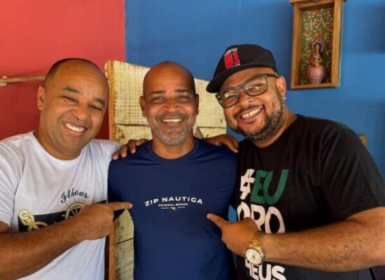 CANDIDATURA ÚNICA: Numa linha de consenso vereador EDERJÚNIOR retira sua pré-candidatura para apoiar César Porto CANDIDATURA ÚNICA: Numa linha de consenso vereador EDERJÚNIOR retira sua pré-candidatura para apoiar César Porto