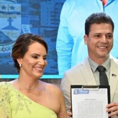 Sheila Lemos toma posse como primeira prefeita eleita em Conquista