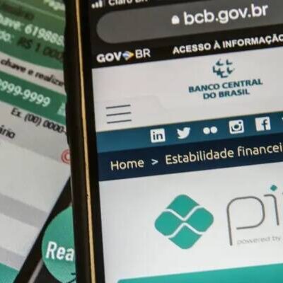 França passa a aceitar Pix como forma de pagamento para turistas brasileiros