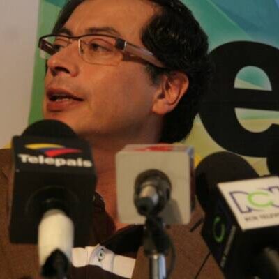 Em resposta às sanções de Trump, presidente da Colômbia impõe taxas de 25% a produtos dos EUA